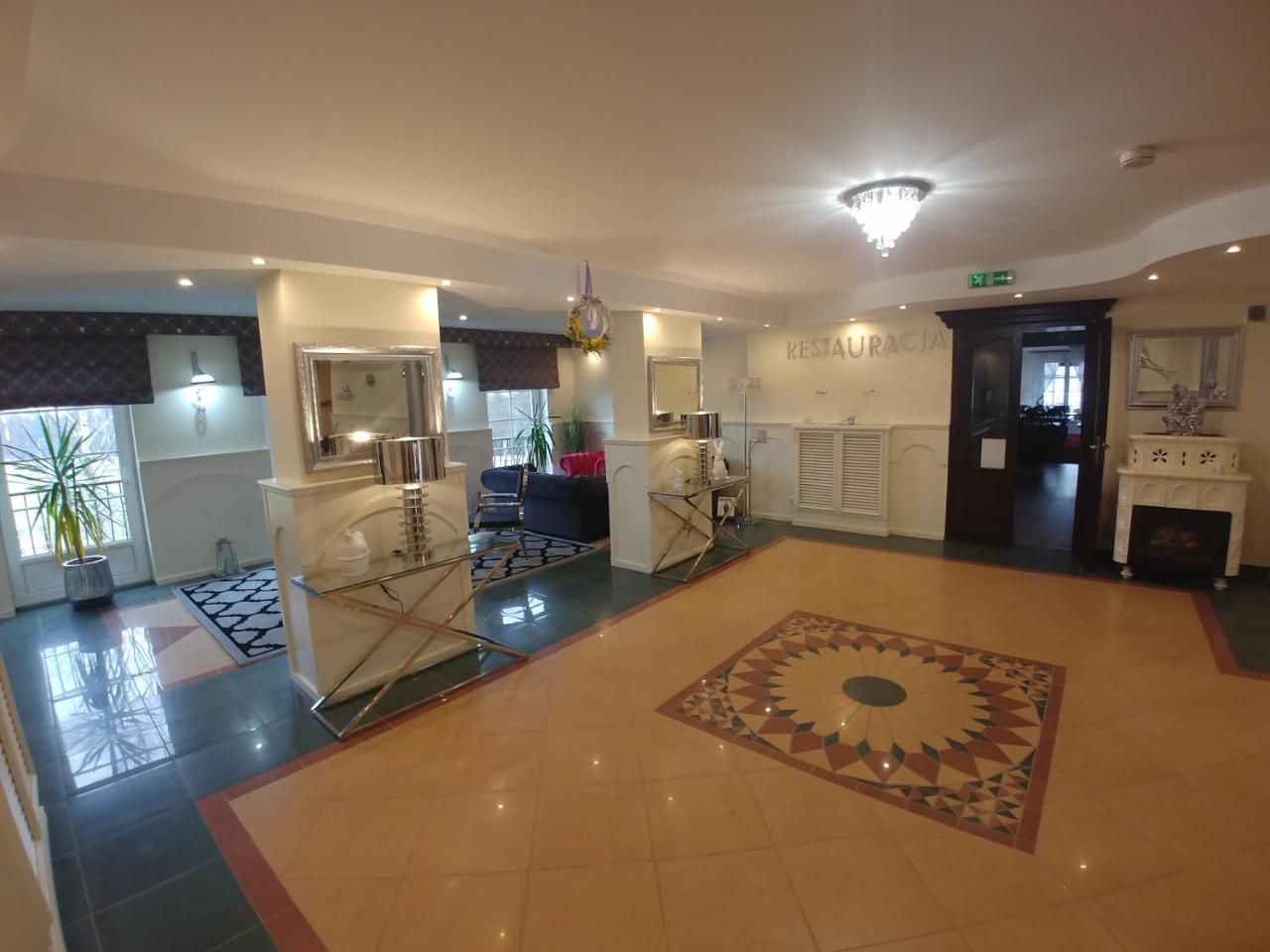 Hotel Mazurski Dworek Mikołajki Extérieur photo